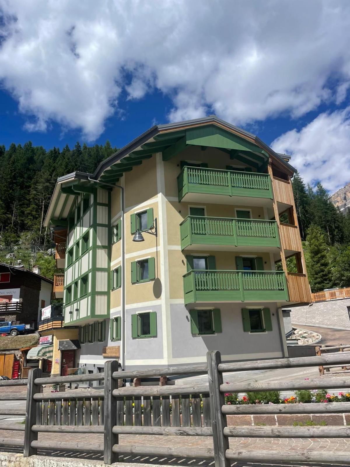 Lisa Da Pent Hotel Canazei Exterior photo
